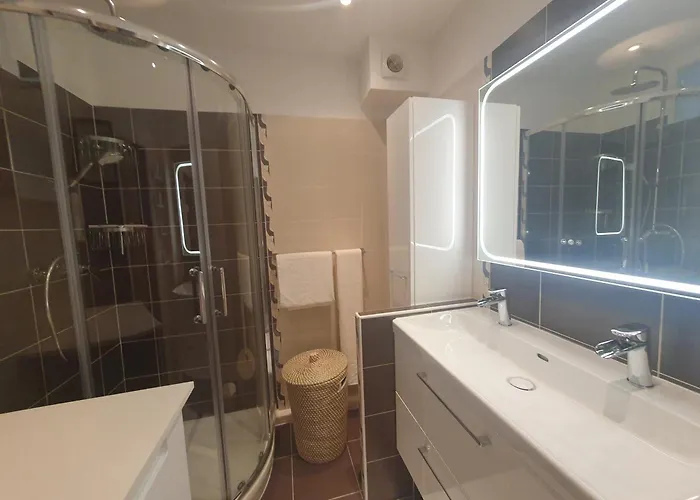 Le Versailles 4 Prs Cosy Carre D Or *